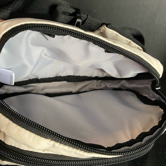 Adidas Fanny Pack - Picture 4 of 7